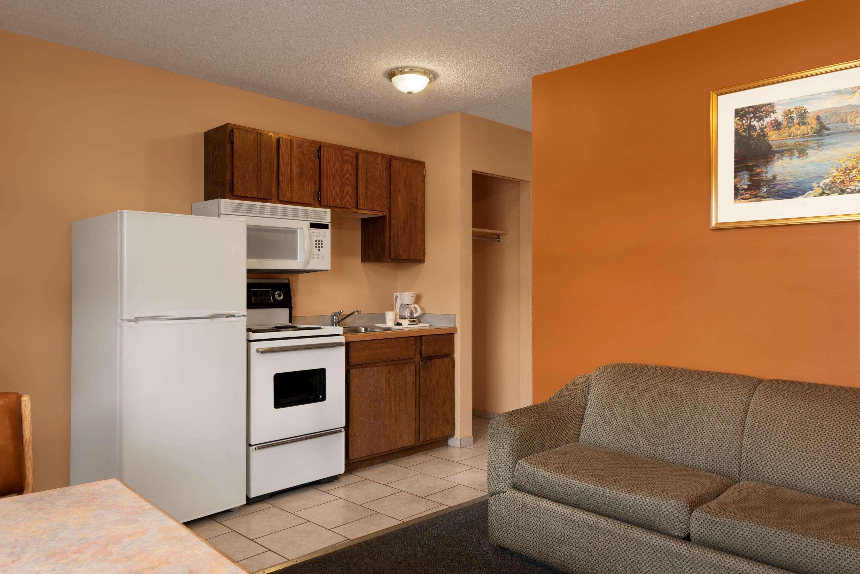 Travelodge By Wyndham Quesnel Bc Екстер'єр фото